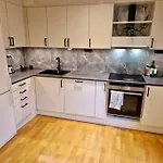 2 Bedrooms & Jacuzzi Apartment!