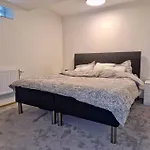 2 Bedrooms & Jacuzzi Apartment!