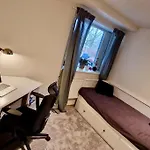 2 Bedrooms & Jacuzzi Apartment!