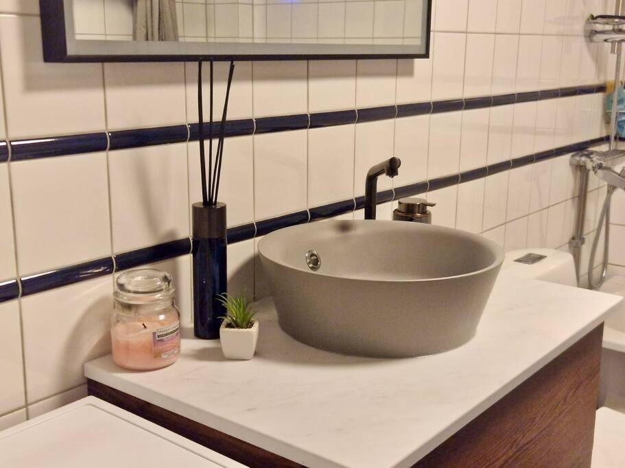 2 Bedrooms & Jacuzzi Apartment! Apartment